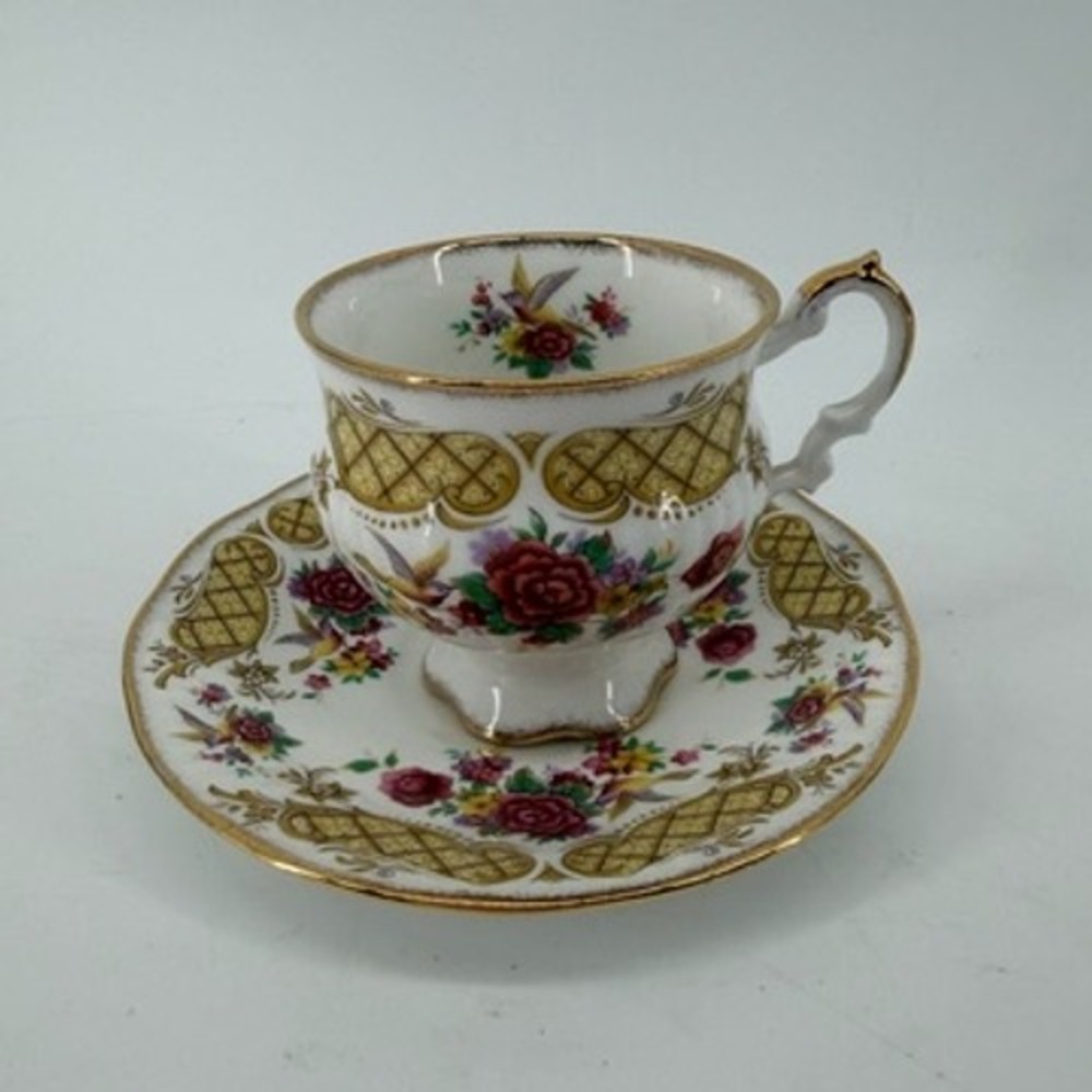 Elizabethan Dovedale Fine Bone China Teacup and Saucer Set England Floral Gold